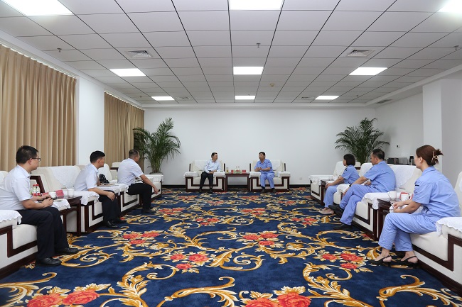 中國銀行洛陽分行黨委書記、行長楊東陽一行到萬基控股集團(tuán)調(diào)研